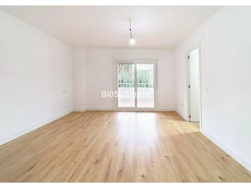 Apartment - Middle Floor Apartment в продаже в Málaga, Málaga. В доме 3 спален и 2 ванных комнат. Площадь дома 144 м²