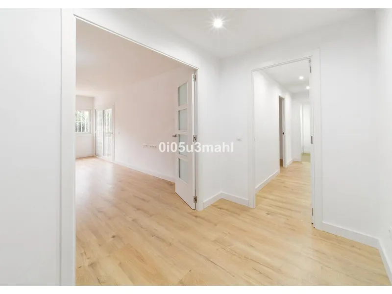 Apartment - Middle Floor Apartment в продаже в Málaga, Málaga. В доме 3 спален и 2 ванных комнат. Площадь дома 144 м²