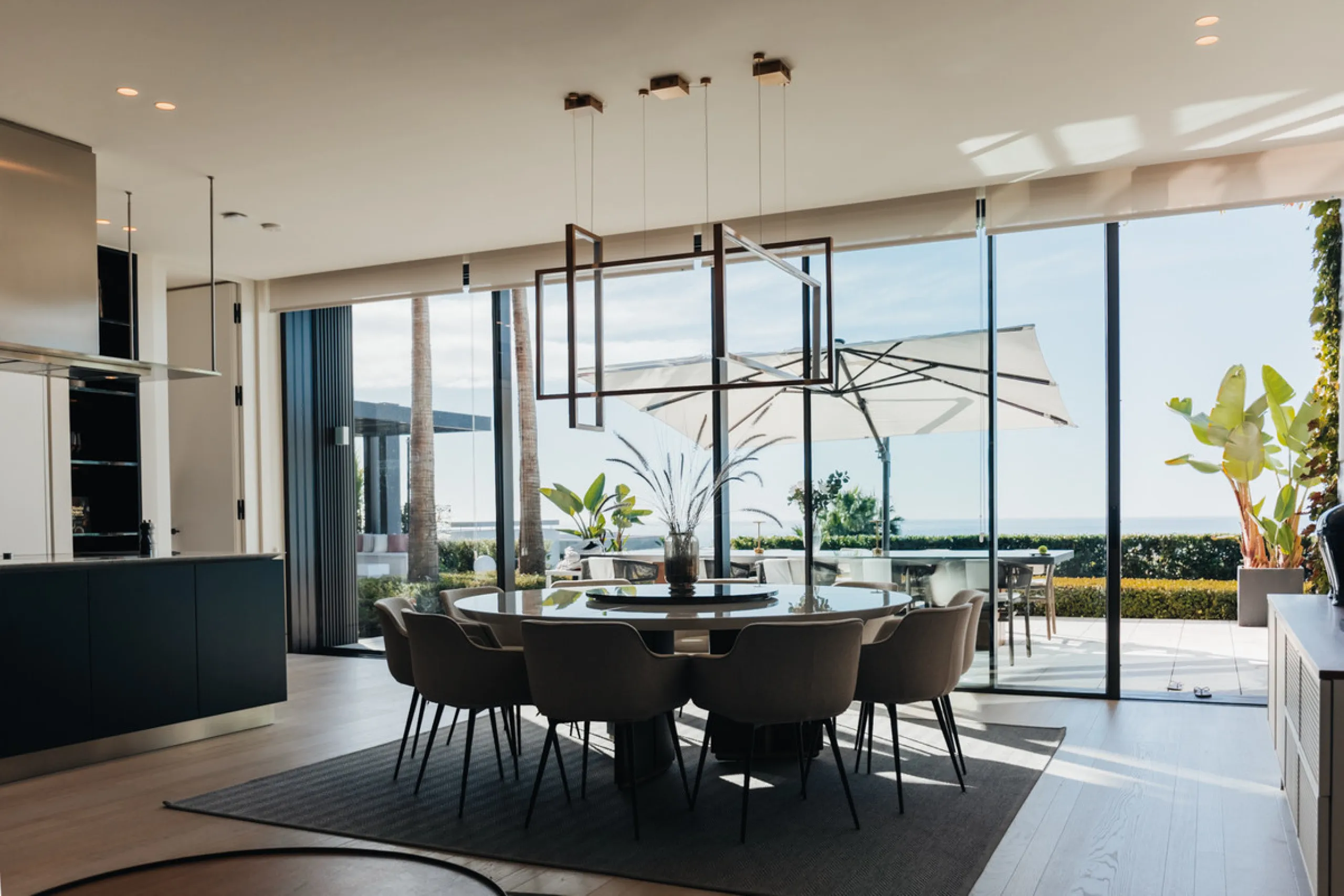 Welcome to a stunning property in The Hills, an exclusive neighborhood perched on La Quinta's cliffside. Overlooking the Mediterranean Sea, Puerto Banús, and San Pedro, this villa boasts incredible 200-degree views reaching all the way to Gibraltar and No