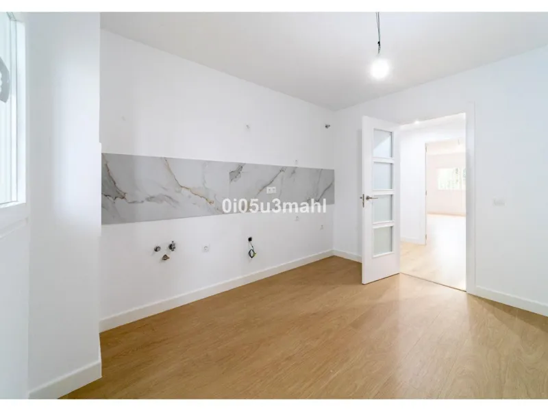 Apartment - Middle Floor Apartment в продаже в Málaga, Málaga. В доме 3 спален и 2 ванных комнат. Площадь дома 144 м²