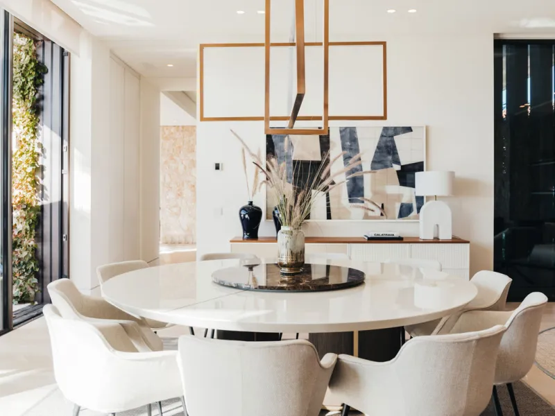 Welcome to a stunning property in The Hills, an exclusive neighborhood perched on La Quinta's cliffside. Overlooking the Mediterranean Sea, Puerto Banús, and San Pedro, this villa boasts incredible 200-degree views reaching all the way to Gibraltar and No