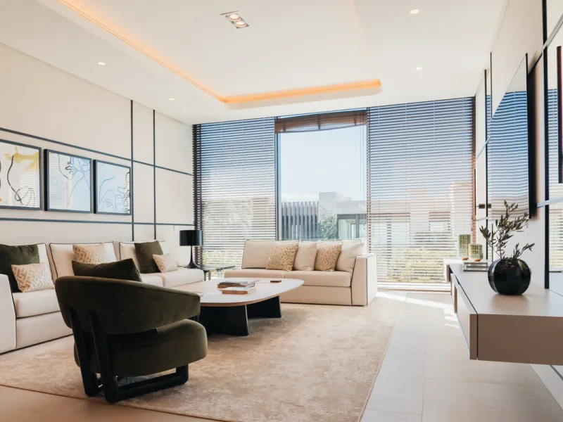Welcome to a stunning property in The Hills, an exclusive neighborhood perched on La Quinta's cliffside. Overlooking the Mediterranean Sea, Puerto Banús, and San Pedro, this villa boasts incredible 200-degree views reaching all the way to Gibraltar and No