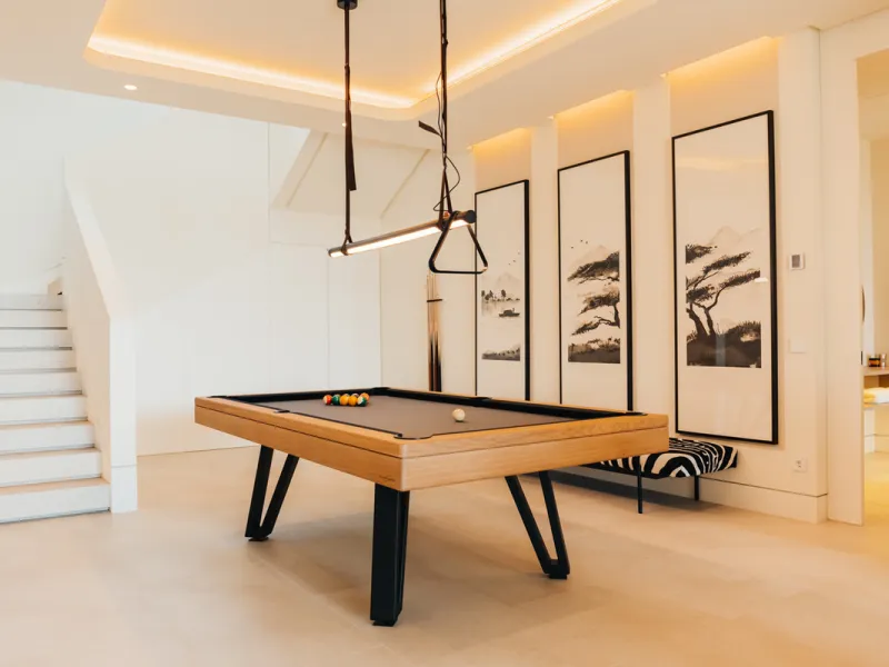 Welcome to a stunning property in The Hills, an exclusive neighborhood perched on La Quinta's cliffside. Overlooking the Mediterranean Sea, Puerto Banús, and San Pedro, this villa boasts incredible 200-degree views reaching all the way to Gibraltar and No