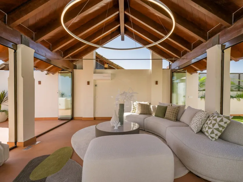Exclusive Duplex Penthouse with Spectacular Sea Views in Estepona's New Golden Mile