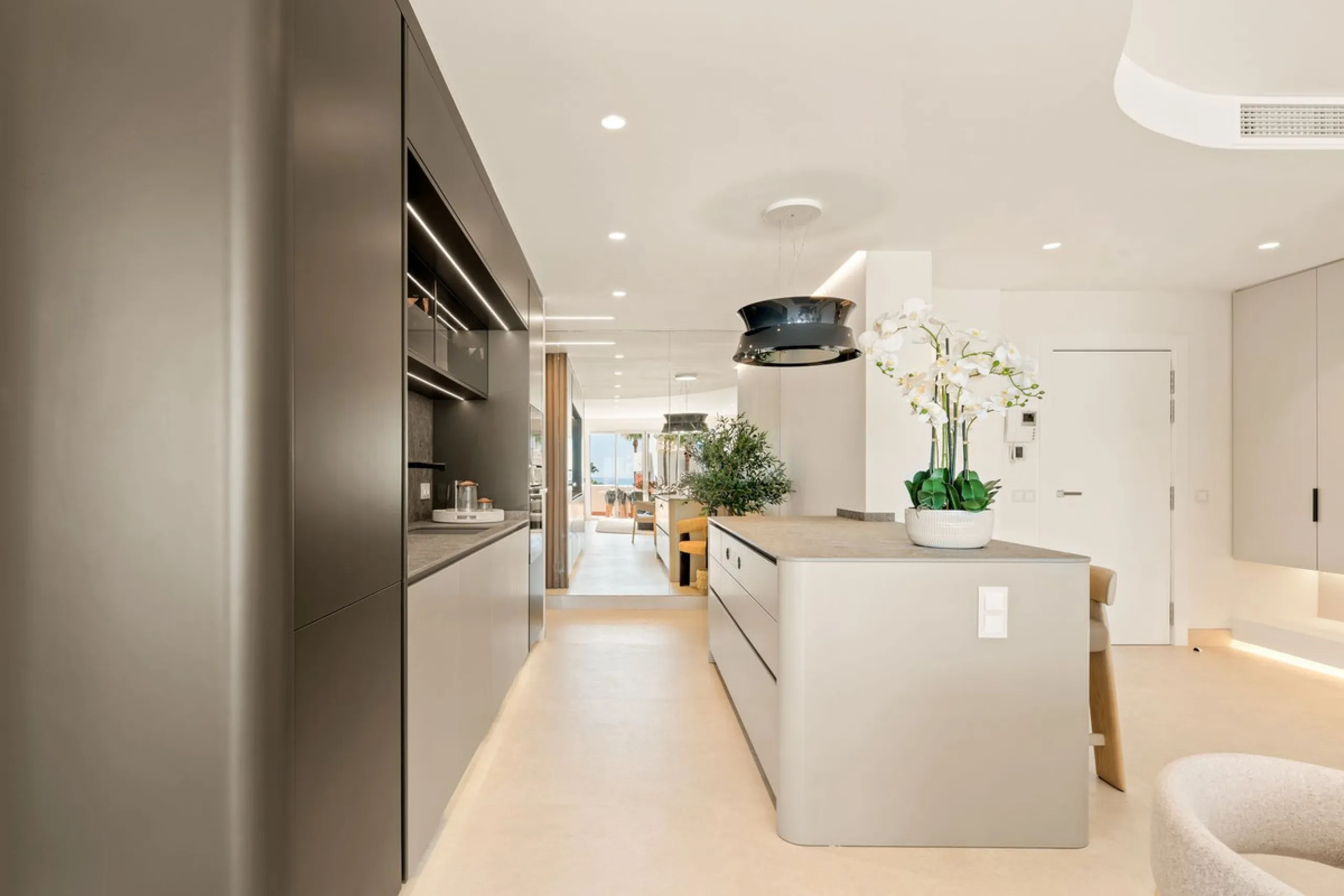 Exclusive Duplex Penthouse with Spectacular Sea Views in Estepona's New Golden Mile