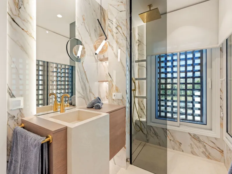 Exclusive Duplex Penthouse with Spectacular Sea Views in Estepona's New Golden Mile