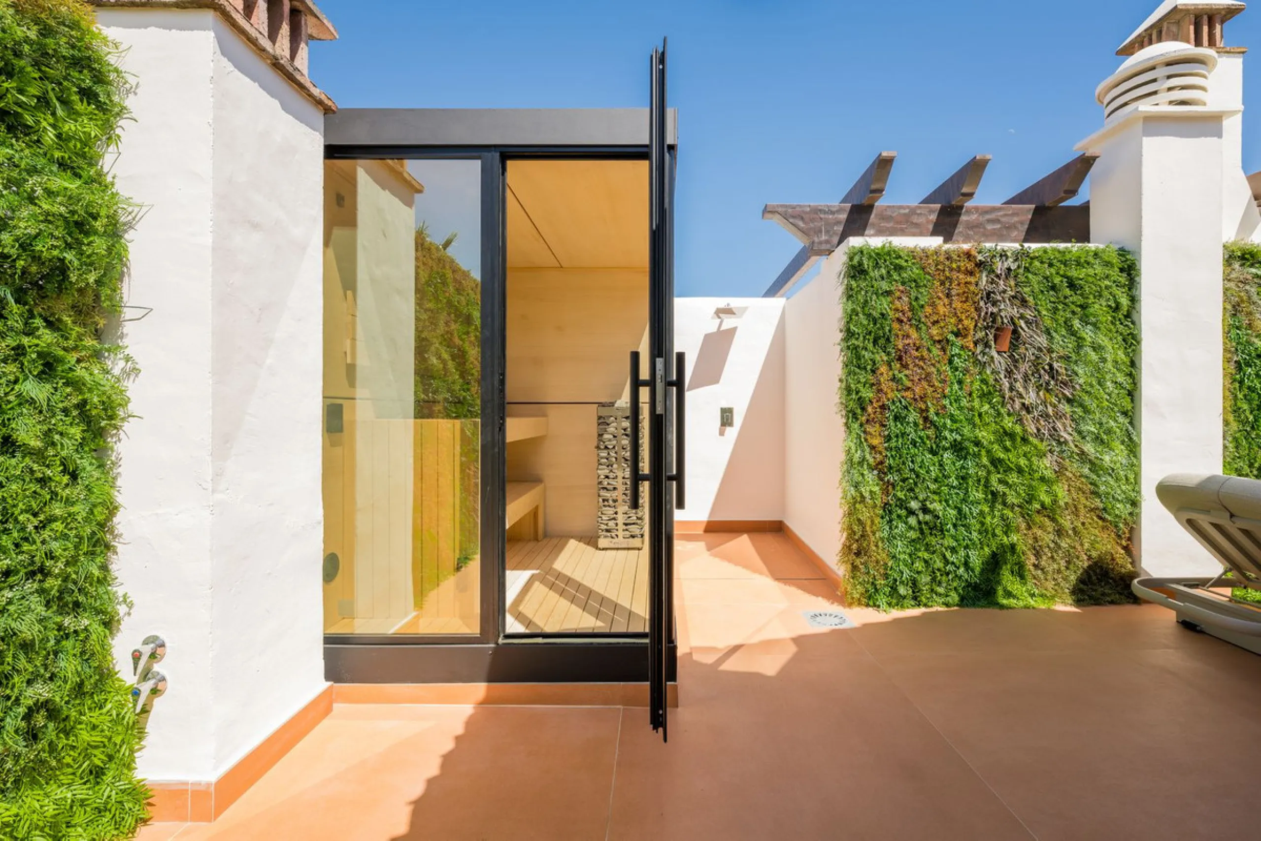 Exclusive Duplex Penthouse with Spectacular Sea Views in Estepona's New Golden Mile