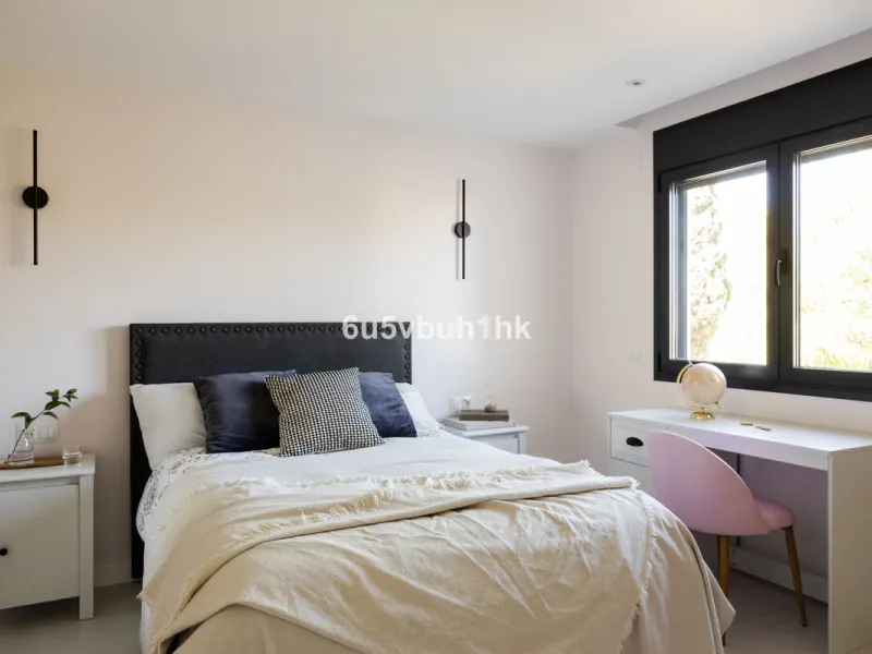 House - Detached Villa в продаже в Benahavís, Málaga. В доме 3 спален и 3 ванных комнат. Площадь дома 313 м². Площадь участка 1348 м²