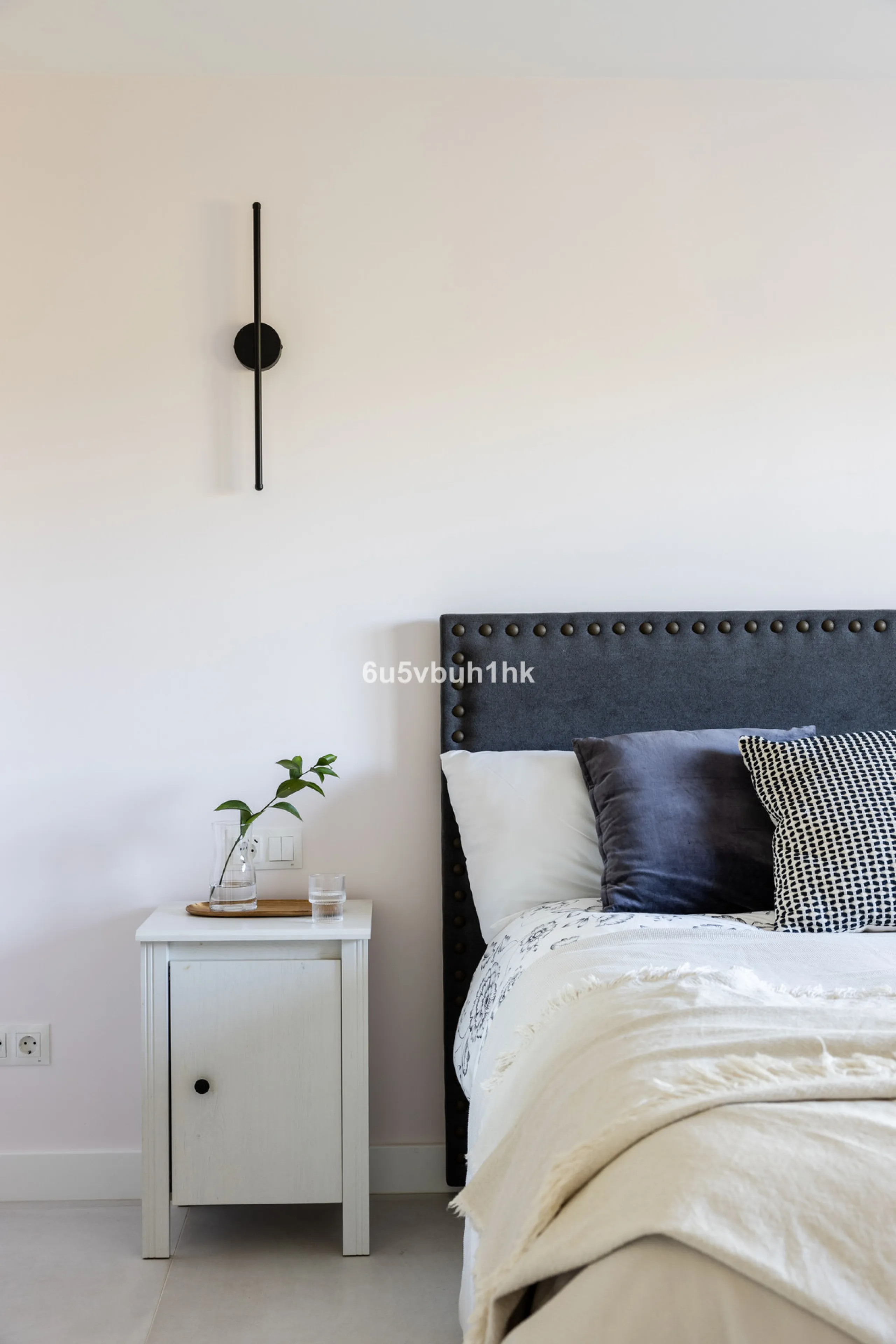 House - Detached Villa в продаже в Benahavís, Málaga. В доме 3 спален и 3 ванных комнат. Площадь дома 313 м². Площадь участка 1348 м²
