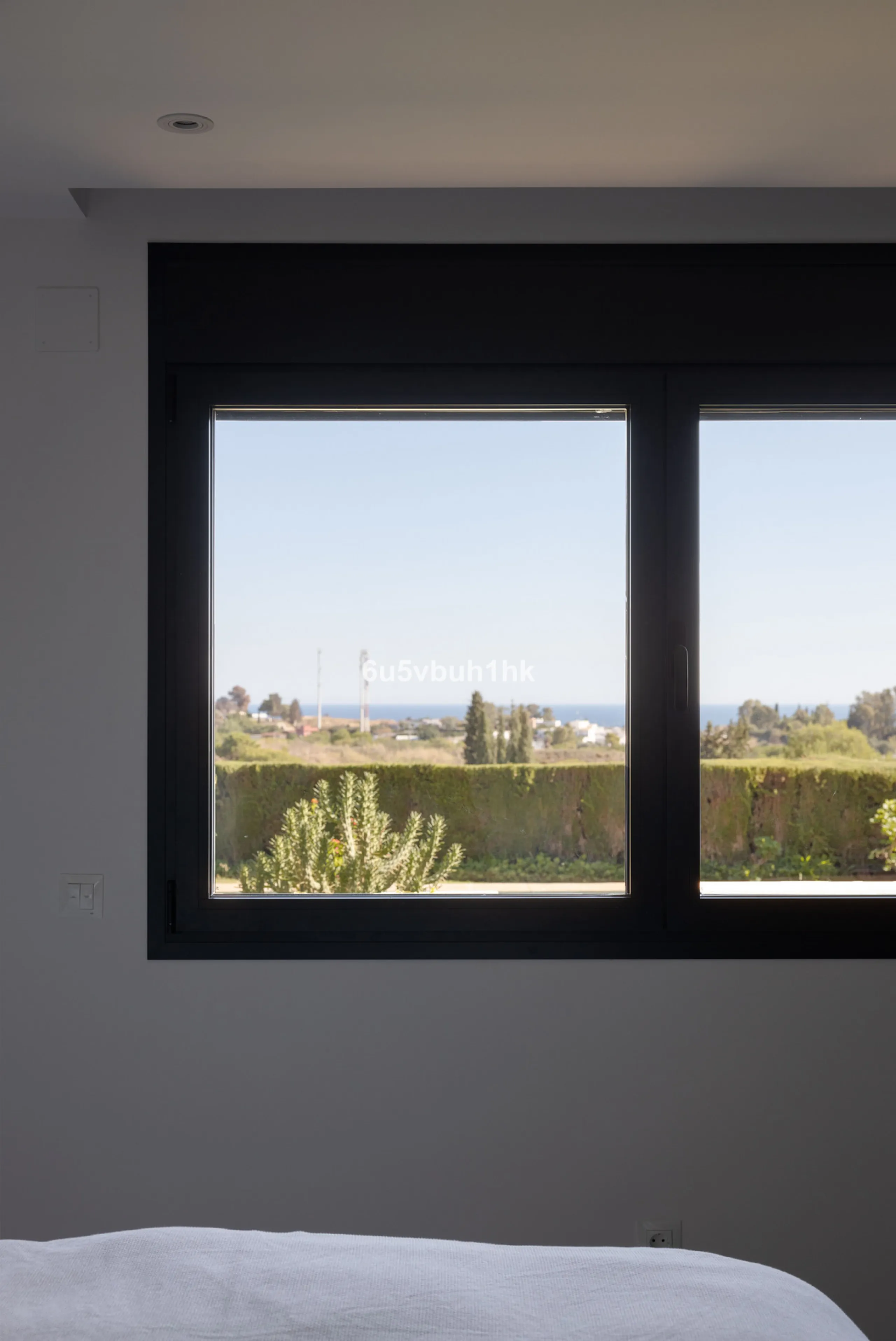 House - Detached Villa в продаже в Benahavís, Málaga. В доме 3 спален и 3 ванных комнат. Площадь дома 313 м². Площадь участка 1348 м²