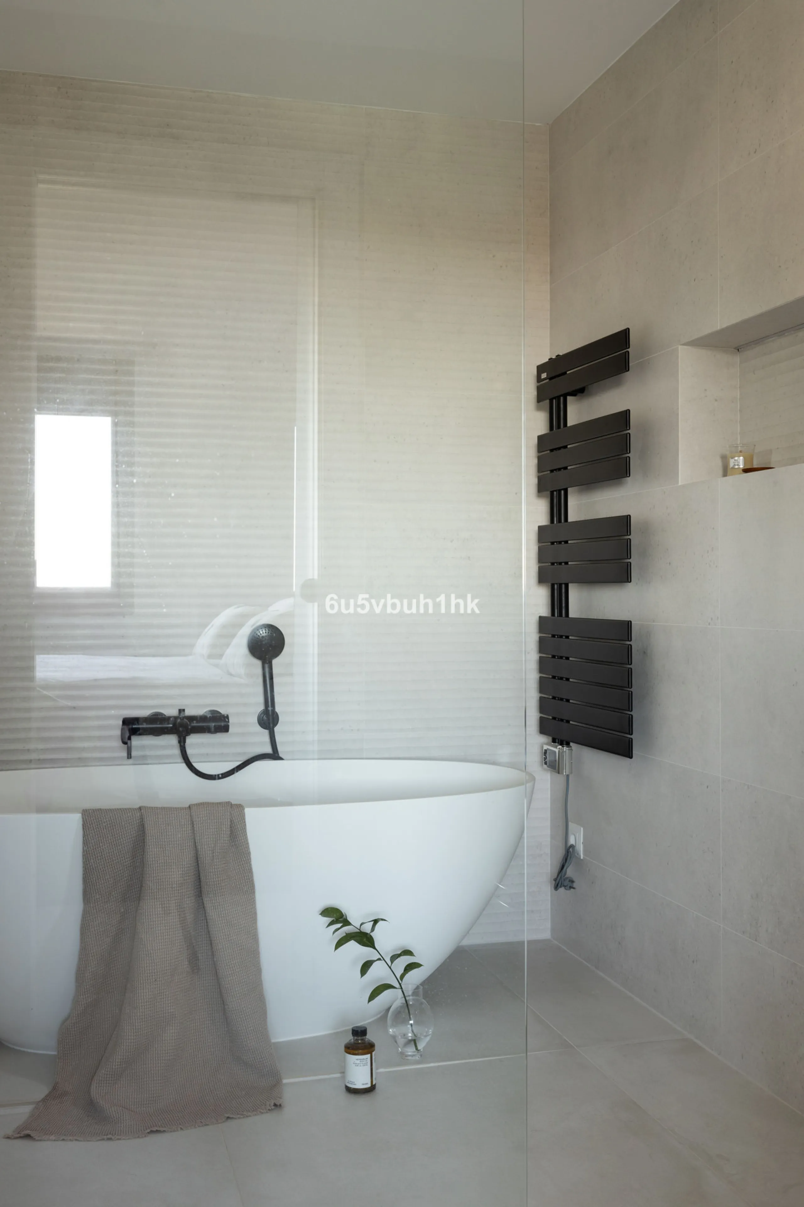 House - Detached Villa в продаже в Benahavís, Málaga. В доме 3 спален и 3 ванных комнат. Площадь дома 313 м². Площадь участка 1348 м²