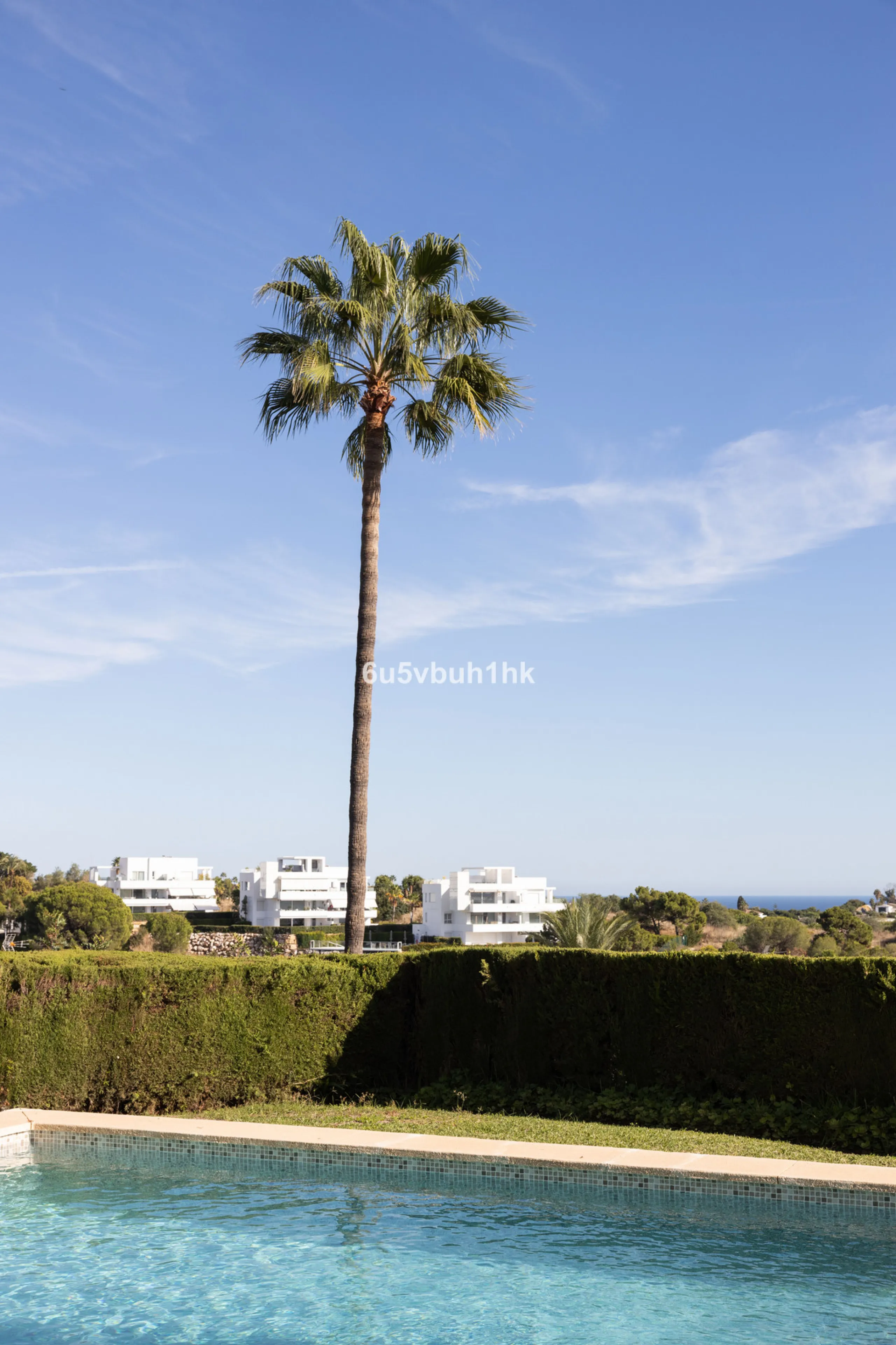 House - Detached Villa в продаже в Benahavís, Málaga. В доме 3 спален и 3 ванных комнат. Площадь дома 313 м². Площадь участка 1348 м²