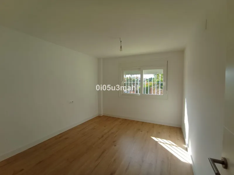 Apartment - Middle Floor Apartment в продаже в Málaga, Málaga. В доме 3 спален и 2 ванных комнат. Площадь дома 144 м²