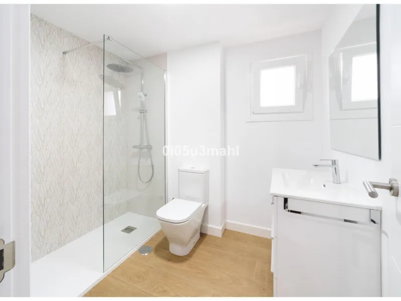 Apartment - Middle Floor Apartment в продаже в Málaga, Málaga. В доме 3 спален и 2 ванных комнат. Площадь дома 144 м²