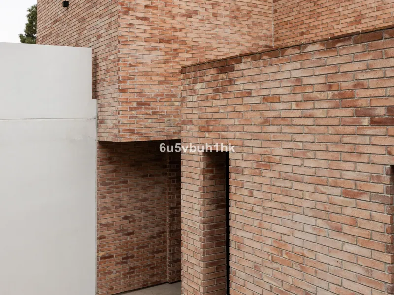 Exquisite modern villa, a newly built family home that perfectly blends contemporary design with comfort and convenience. Nestled in the desirable neighborhood of El Atabal, Malaga, this three-story residence offers breathtaking sea and mountain views fro