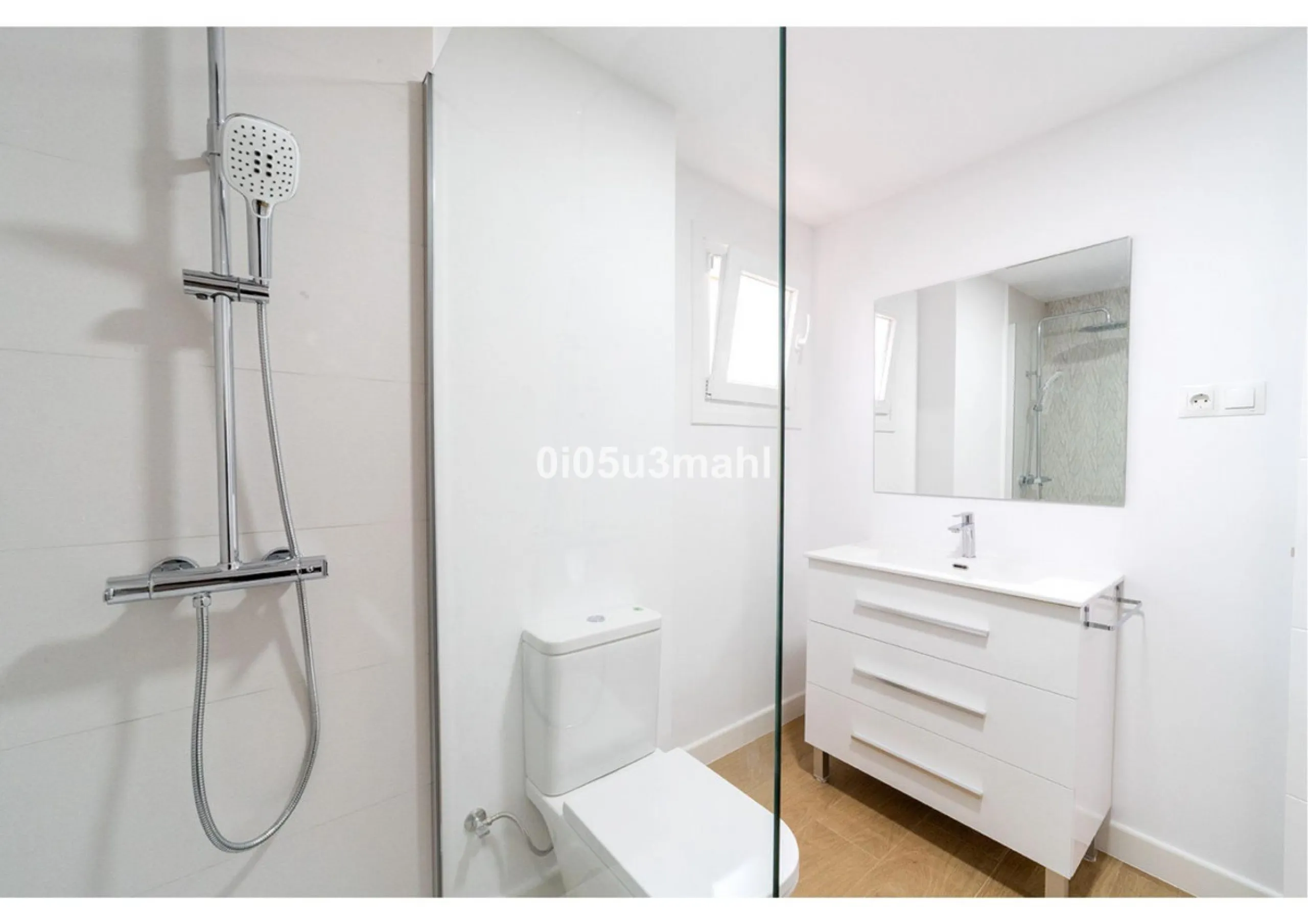 Apartment - Middle Floor Apartment в продаже в Málaga, Málaga. В доме 3 спален и 2 ванных комнат. Площадь дома 144 м²
