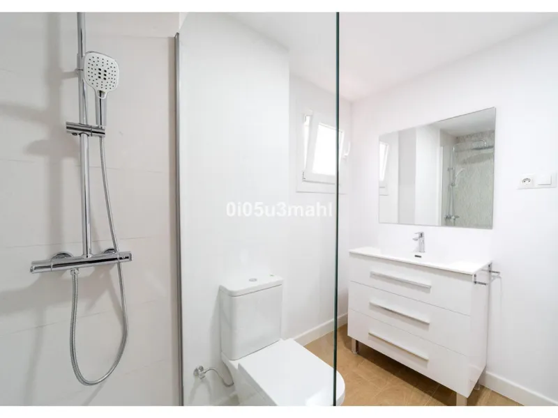 Apartment - Middle Floor Apartment в продаже в Málaga, Málaga. В доме 3 спален и 2 ванных комнат. Площадь дома 144 м²