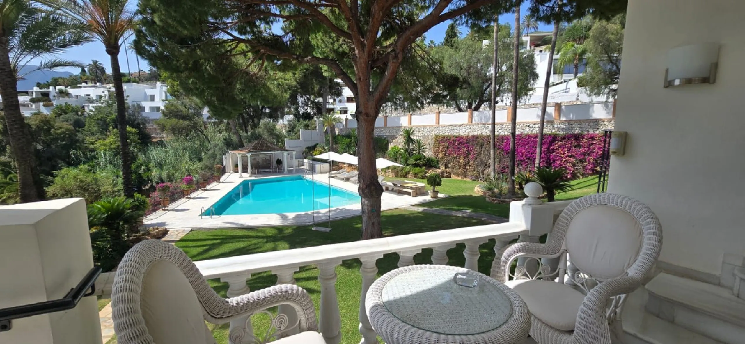 Spacious Front line golf Villa available for sale in Rio Real, Marbella!