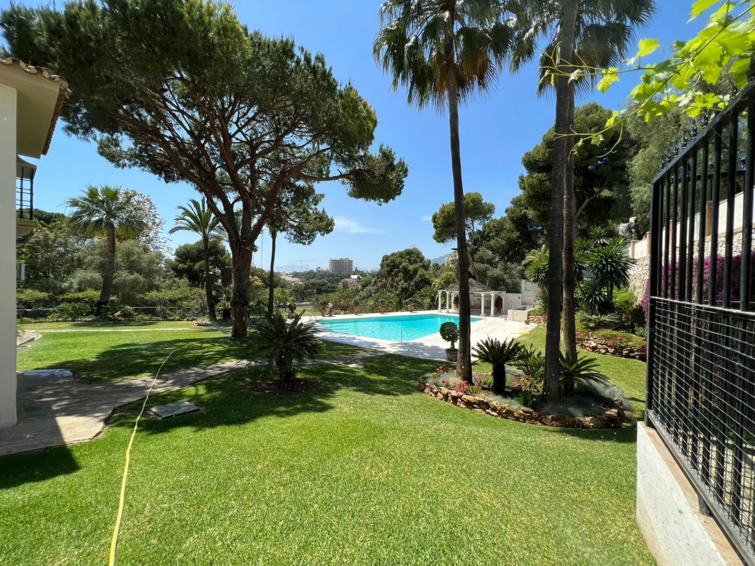 Spacious Front line golf Villa available for sale in Rio Real, Marbella!