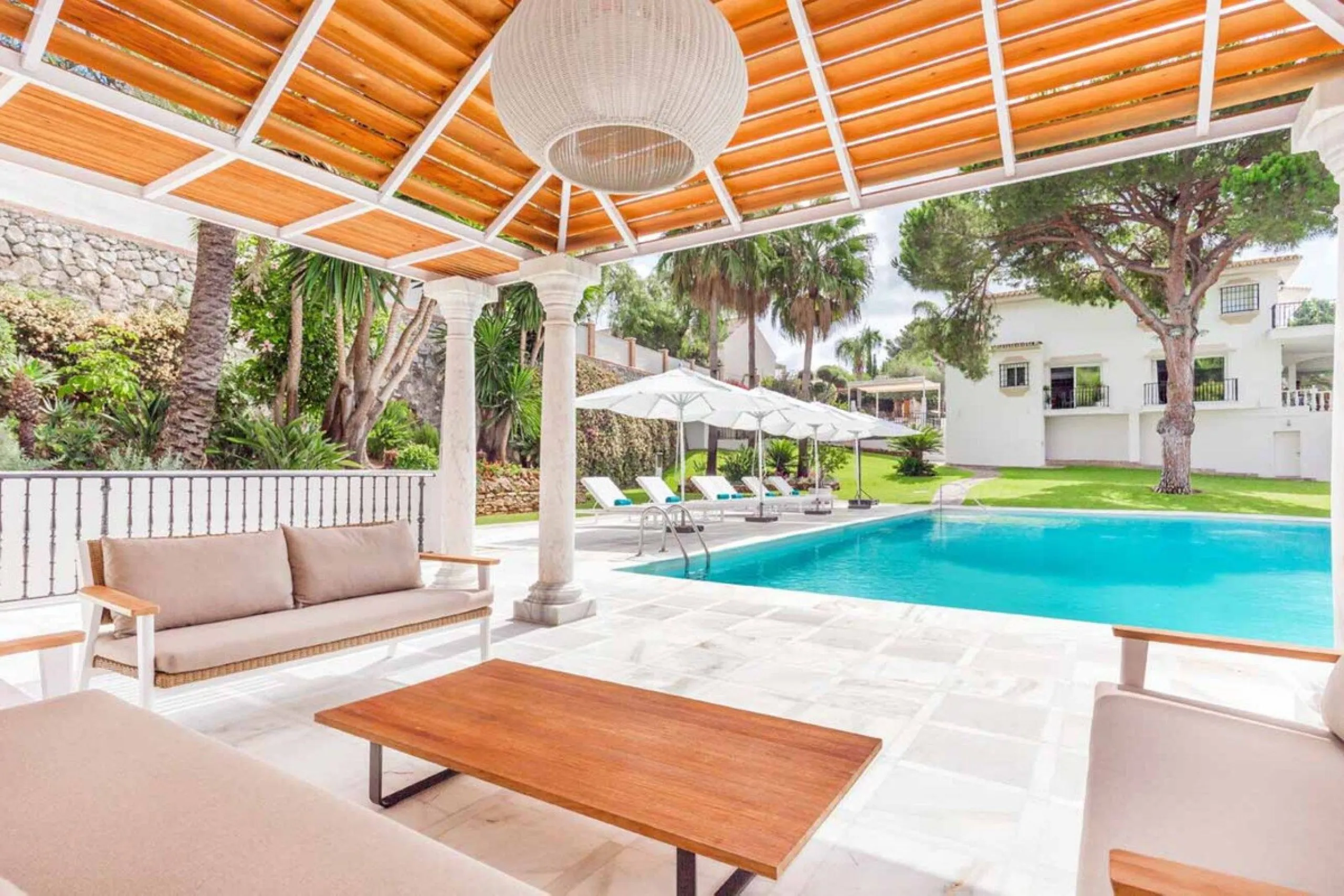 Spacious Front line golf Villa available for sale in Rio Real, Marbella!