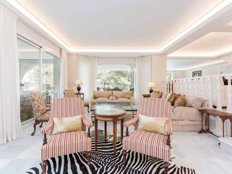 Spacious Front line golf Villa available for sale in Rio Real, Marbella!