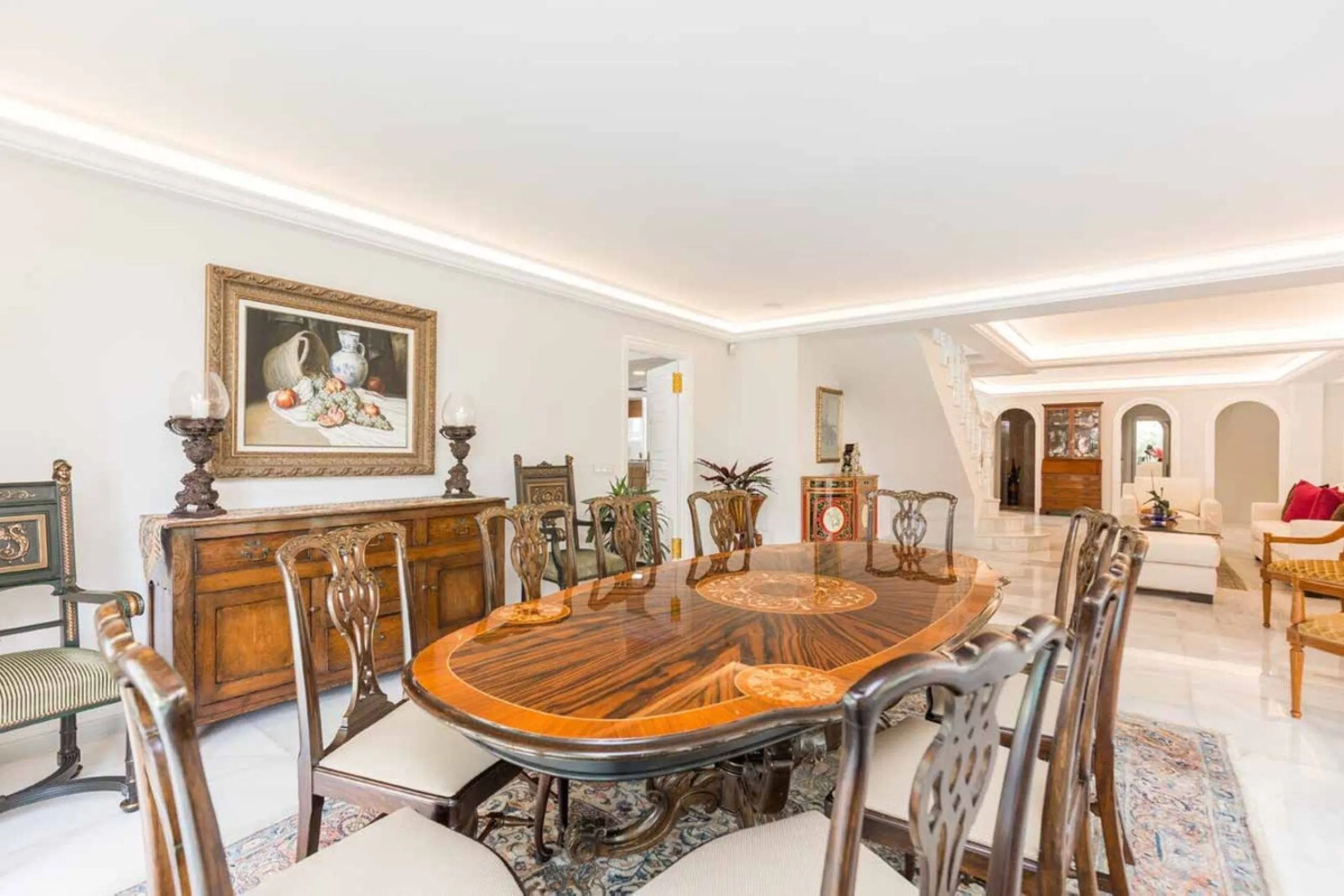 Spacious Front line golf Villa available for sale in Rio Real, Marbella!