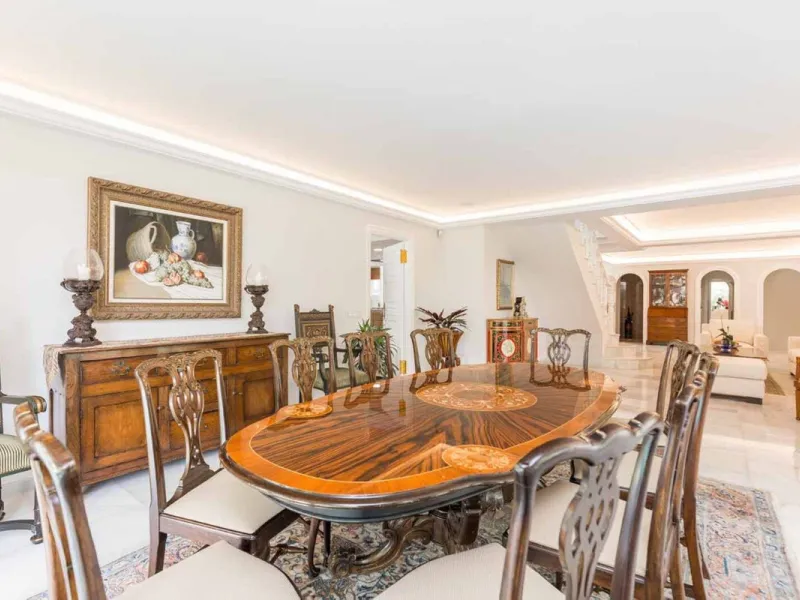 Spacious Front line golf Villa available for sale in Rio Real, Marbella!
