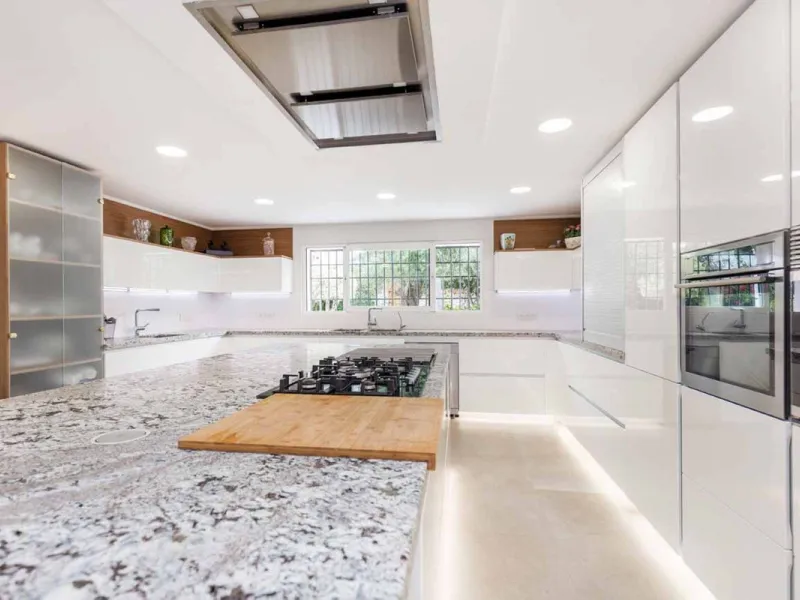 Spacious Front line golf Villa available for sale in Rio Real, Marbella!
