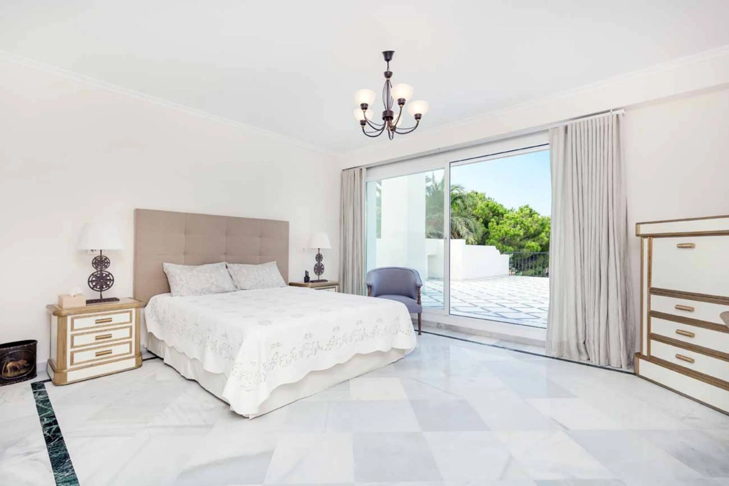 Spacious Front line golf Villa available for sale in Rio Real, Marbella!