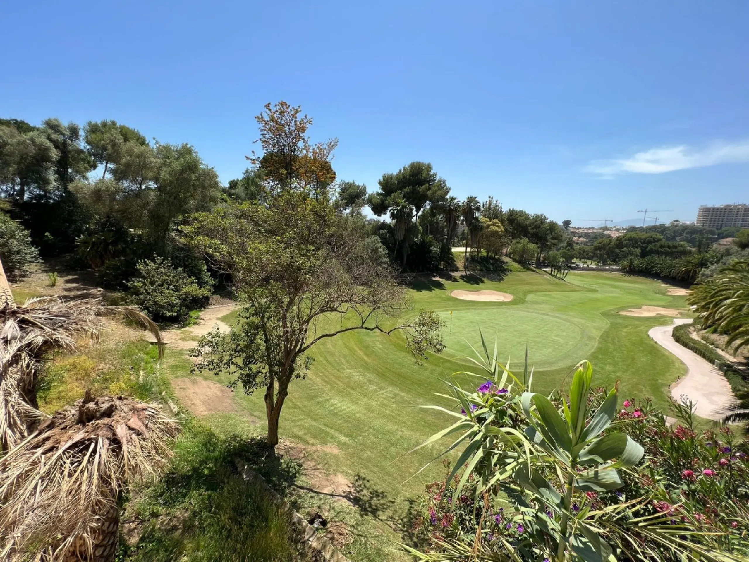 Spacious Front line golf Villa available for sale in Rio Real, Marbella!