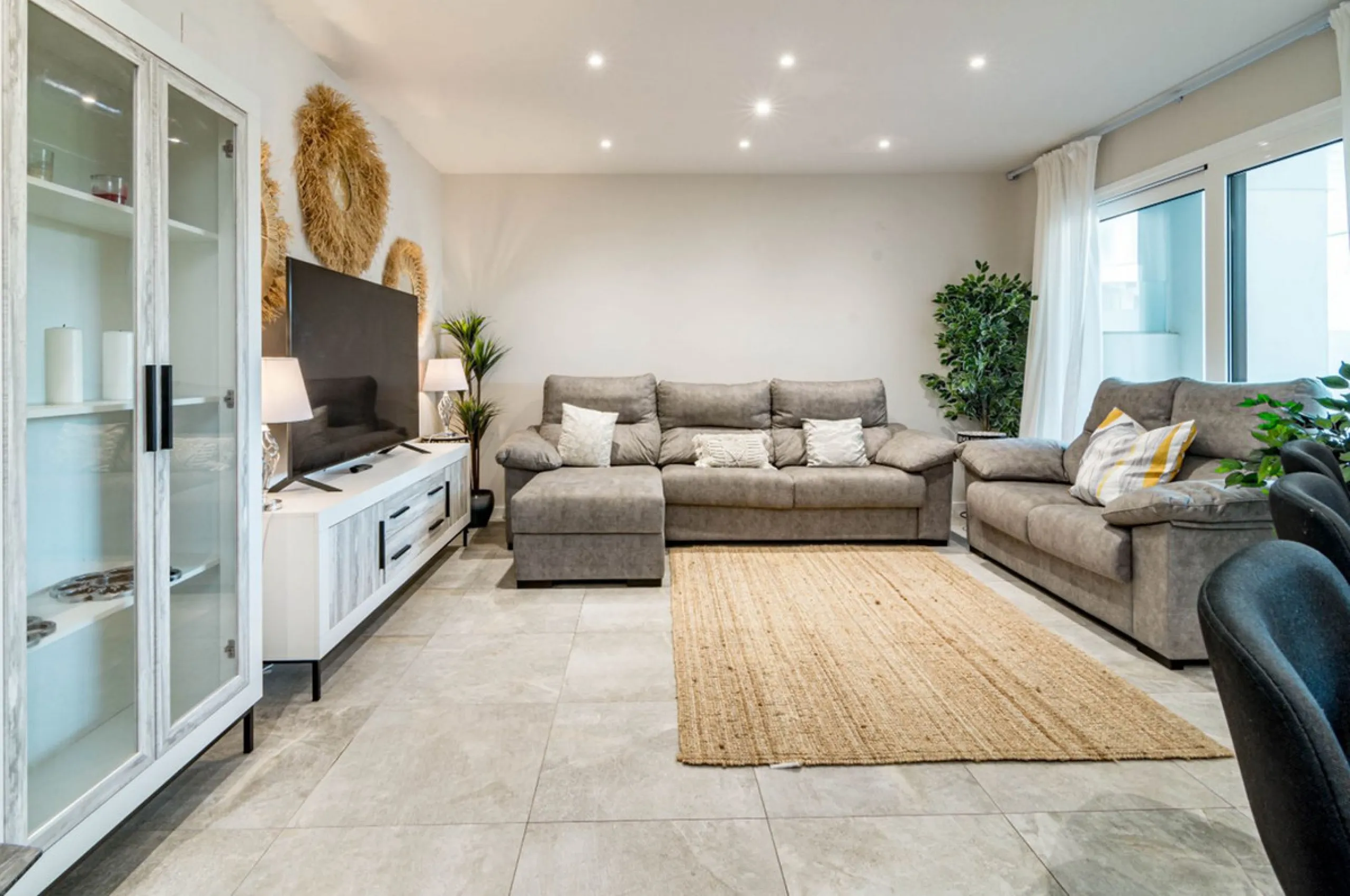 Apartment - Ground Floor Apartment в продаже в Marbella, Málaga. В доме 3 спален и 2 ванных комнат. Площадь дома 110 м²
