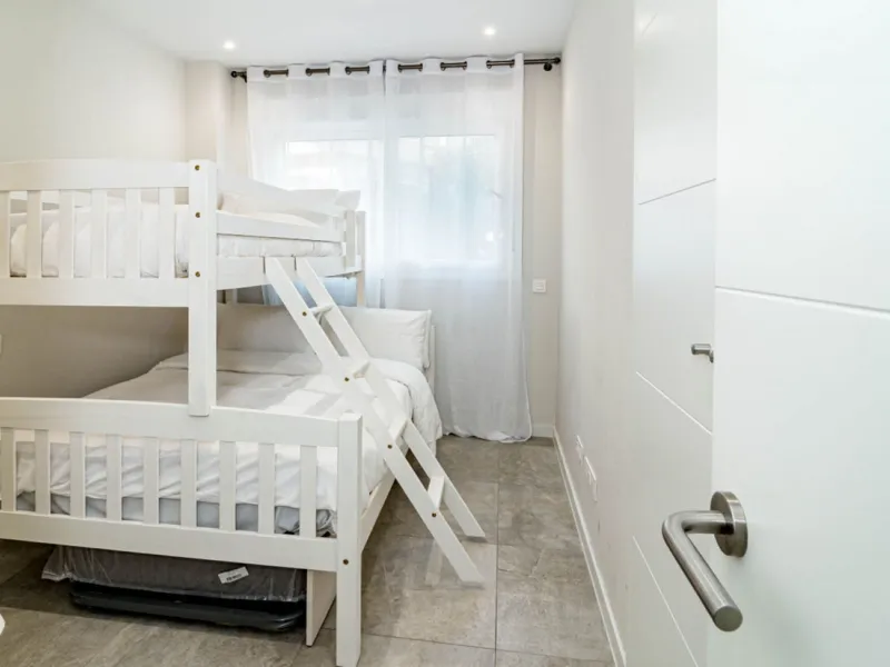 Apartment - Ground Floor Apartment в продаже в Marbella, Málaga. В доме 3 спален и 2 ванных комнат. Площадь дома 110 м²