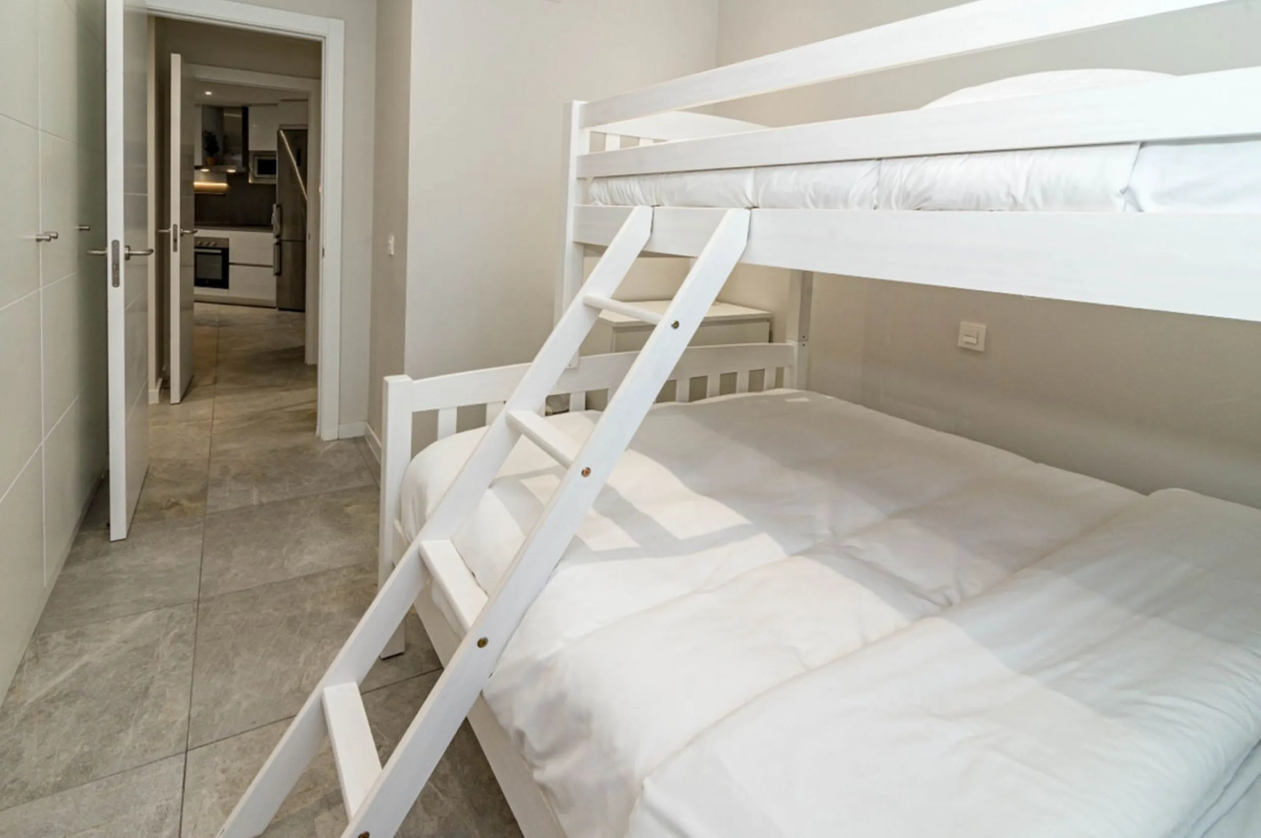 Apartment - Ground Floor Apartment в продаже в Marbella, Málaga. В доме 3 спален и 2 ванных комнат. Площадь дома 110 м²