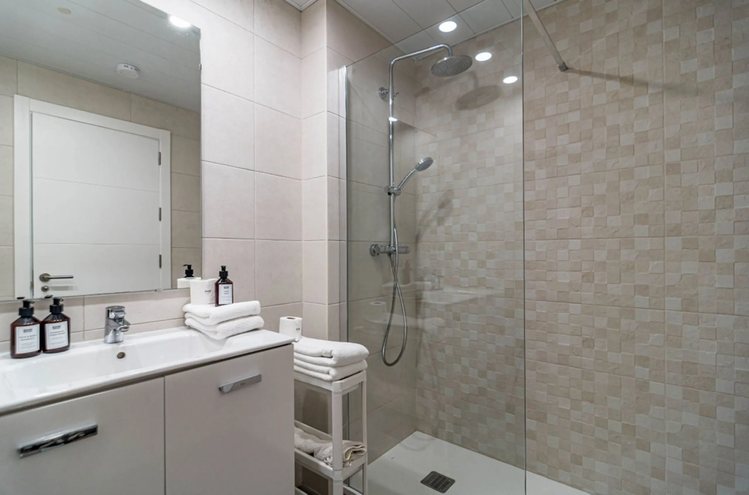Apartment - Ground Floor Apartment в продаже в Marbella, Málaga. В доме 3 спален и 2 ванных комнат. Площадь дома 110 м²