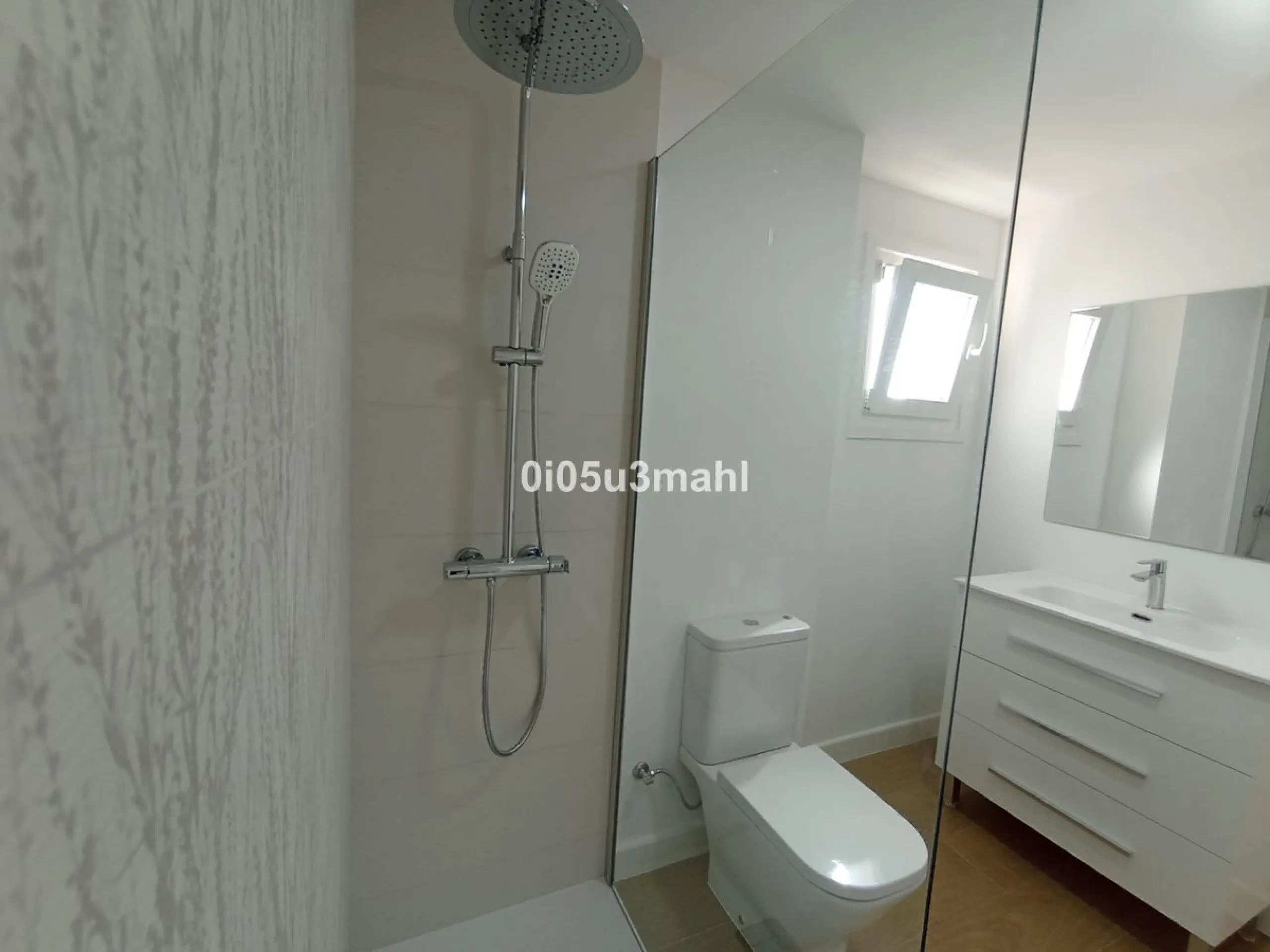 Apartment - Middle Floor Apartment в продаже в Málaga, Málaga. В доме 3 спален и 2 ванных комнат. Площадь дома 144 м²