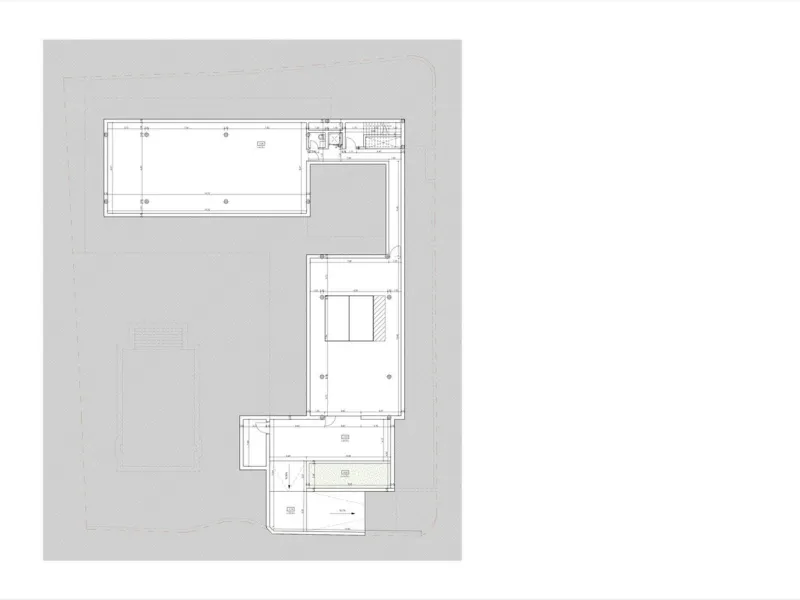 A unique project for an exclusive apartment hotel in Estepona, located on a 1,633 m² plot. It is possible to construct an apartment hotel with an area of 1.197,57 m², featuring 2 floors, 18 apartments, a restaurant, a swimming pool, and a basement. The lo