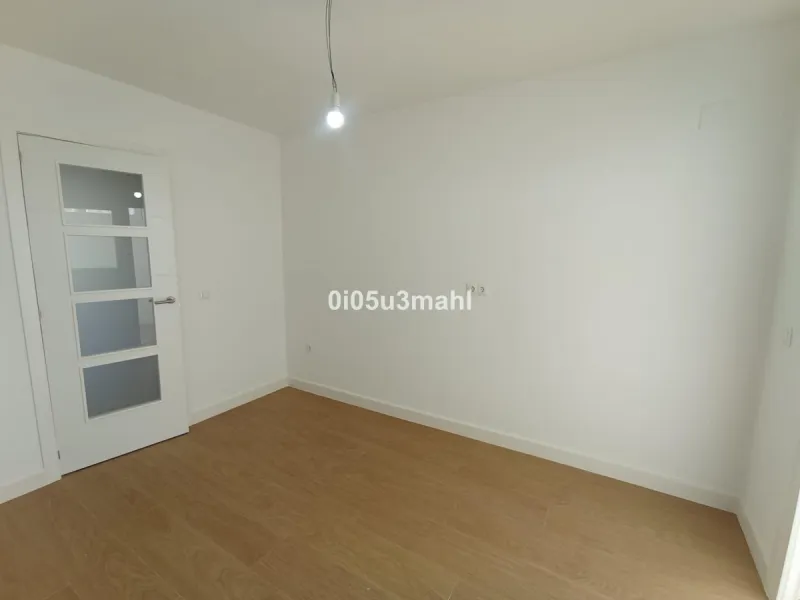 Apartment - Middle Floor Apartment в продаже в Málaga, Málaga. В доме 3 спален и 2 ванных комнат. Площадь дома 144 м²