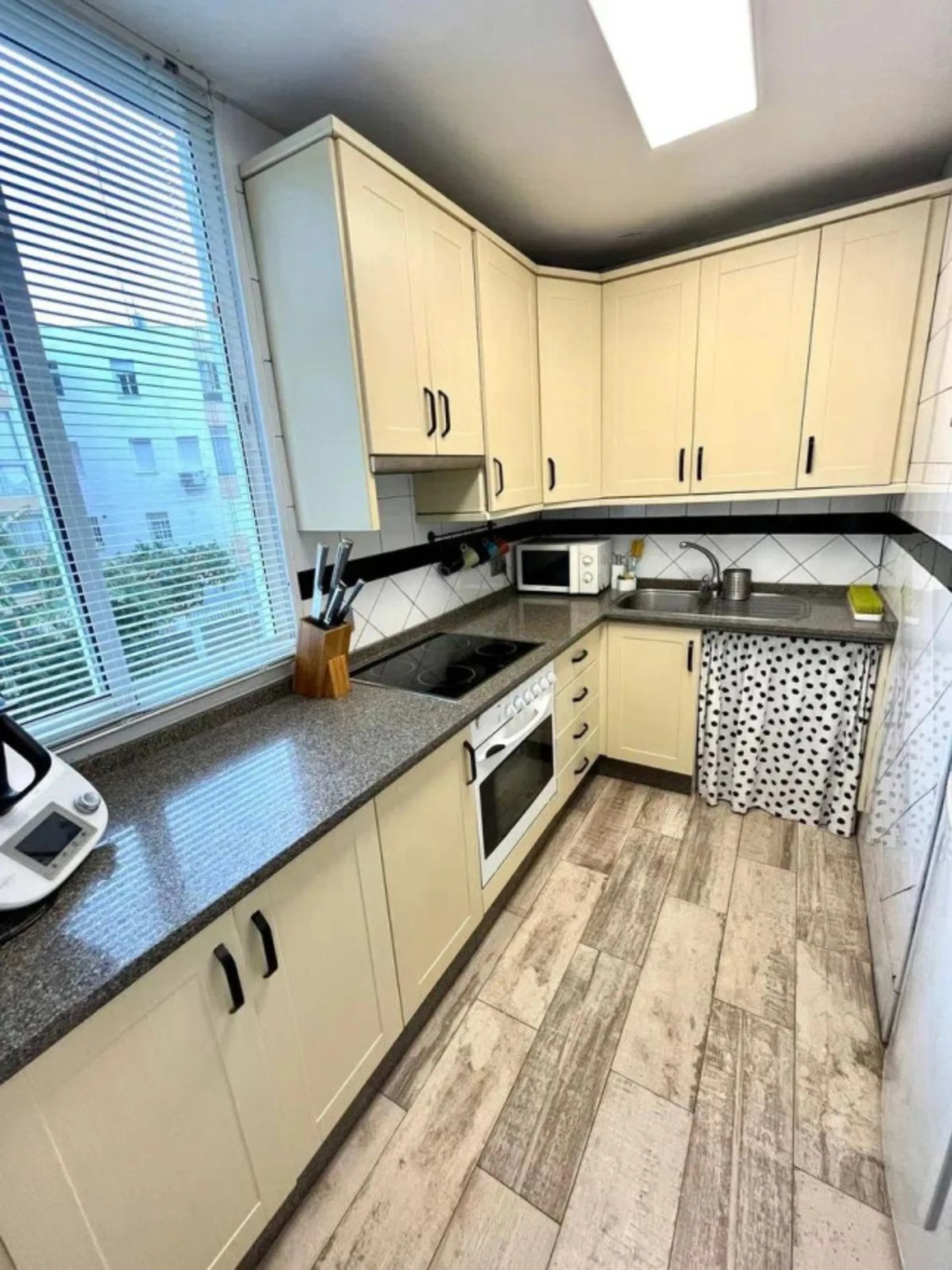 Middle Floor Apartment, Marbella, Costa del Sol.