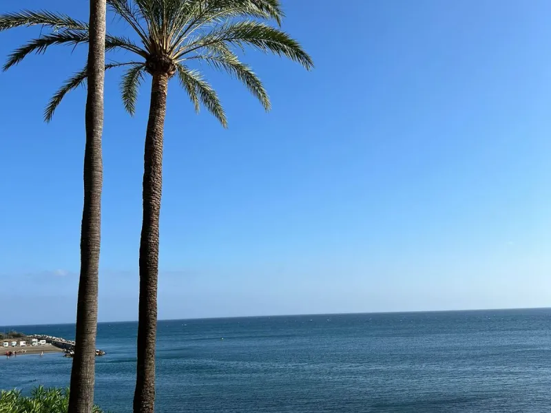 Apartment - Middle Floor Apartment в продаже в Estepona, Málaga. В доме 2 спален и 1 ванных комнат. Площадь дома 70 м²