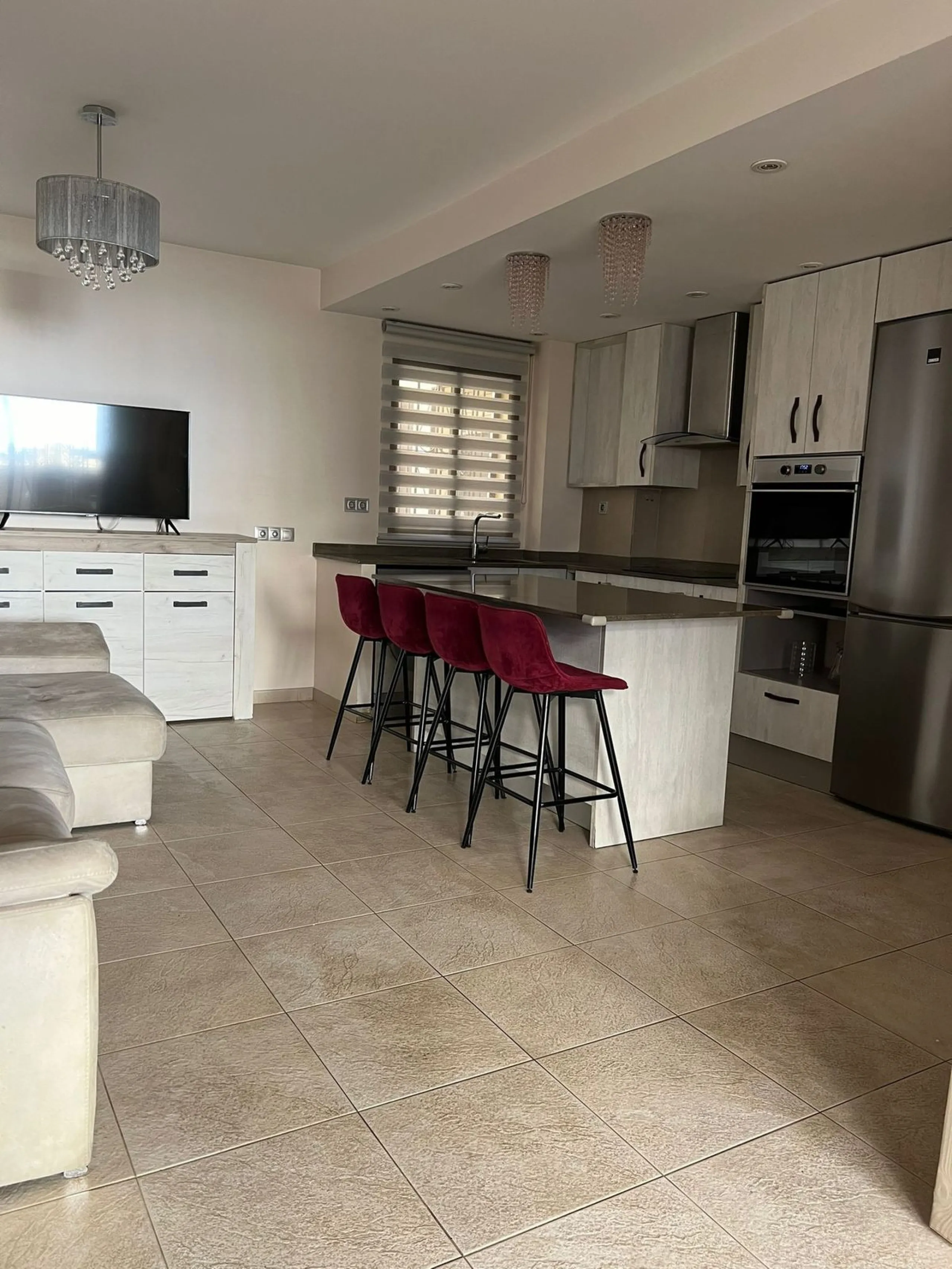 Apartment - Middle Floor Apartment в продаже в Estepona, Málaga. В доме 2 спален и 1 ванных комнат. Площадь дома 70 м²