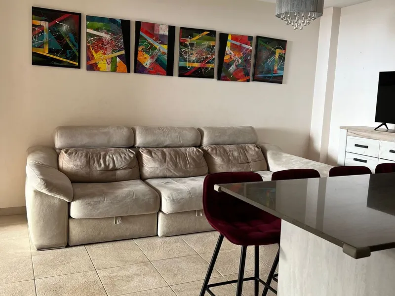 Apartment - Middle Floor Apartment в продаже в Estepona, Málaga. В доме 2 спален и 1 ванных комнат. Площадь дома 70 м²