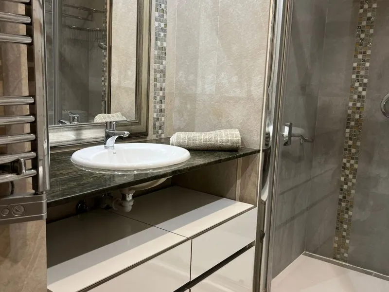 Apartment - Middle Floor Apartment в продаже в Estepona, Málaga. В доме 2 спален и 1 ванных комнат. Площадь дома 70 м²