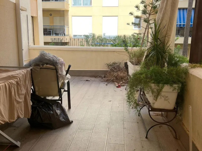 Apartment - Middle Floor Apartment в продаже в Estepona, Málaga. В доме 2 спален и 1 ванных комнат. Площадь дома 70 м²