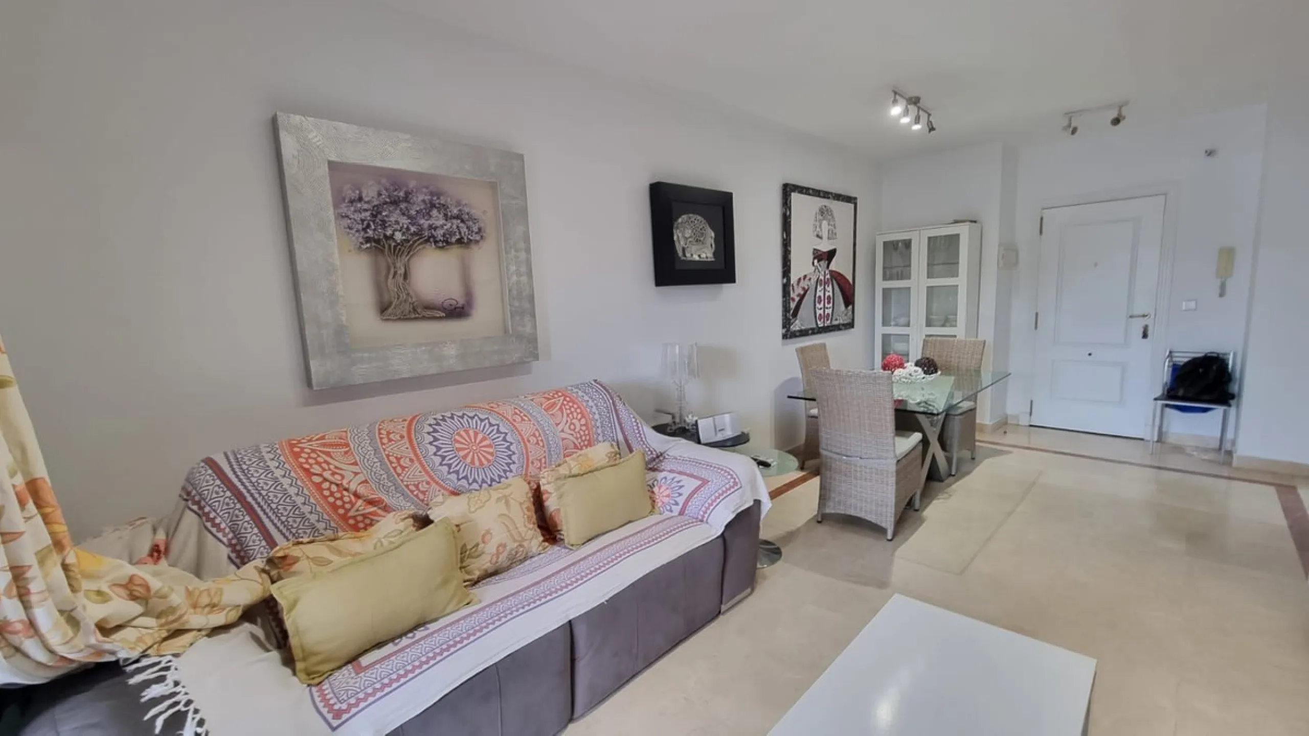 Designer beachfront apartment in San Luis de Sabinillas | Parking and storage | Premium amenities