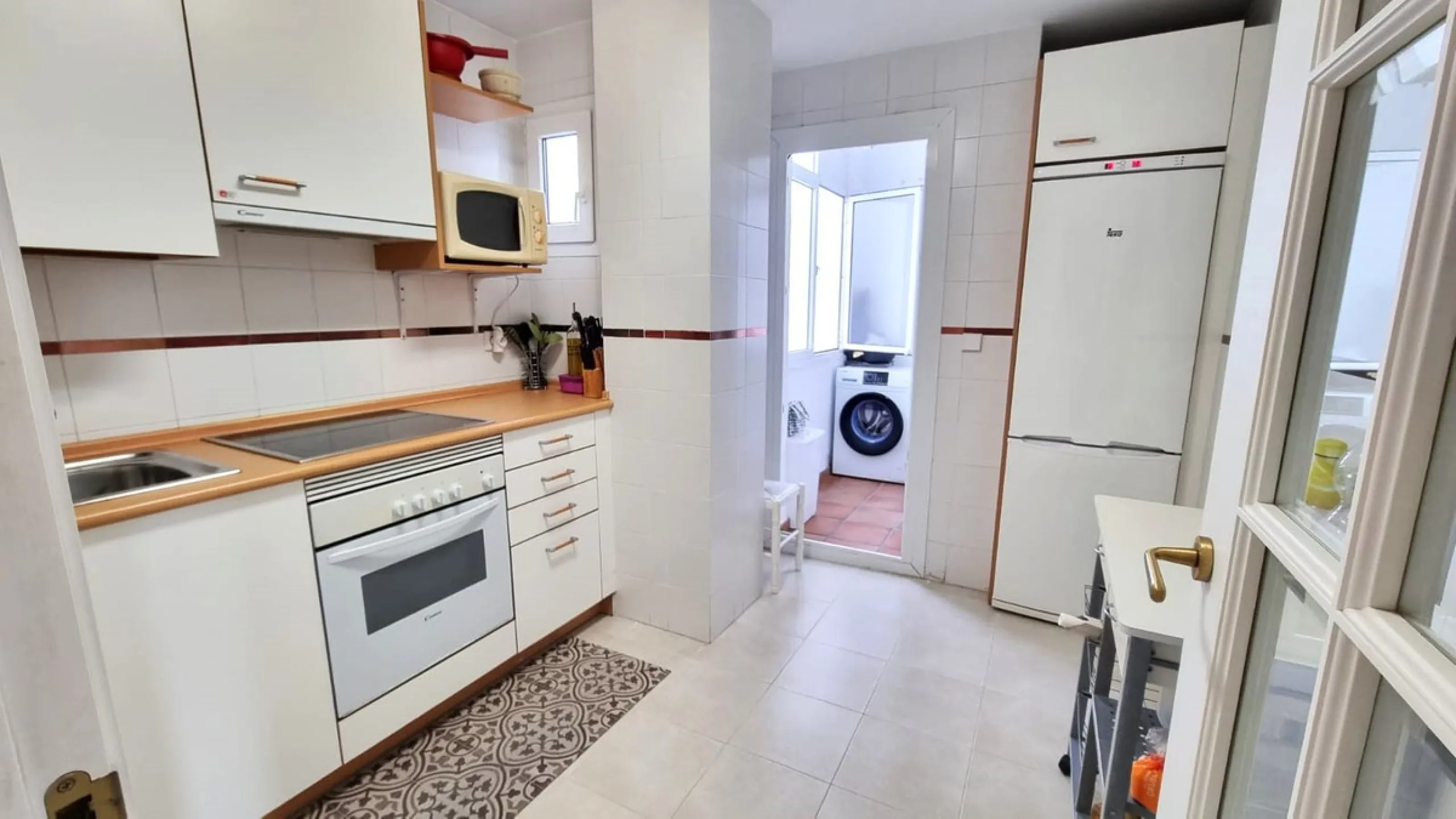 Designer beachfront apartment in San Luis de Sabinillas | Parking and storage | Premium amenities