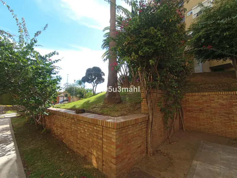 Apartment - Middle Floor Apartment в продаже в Málaga, Málaga. В доме 3 спален и 2 ванных комнат. Площадь дома 144 м²