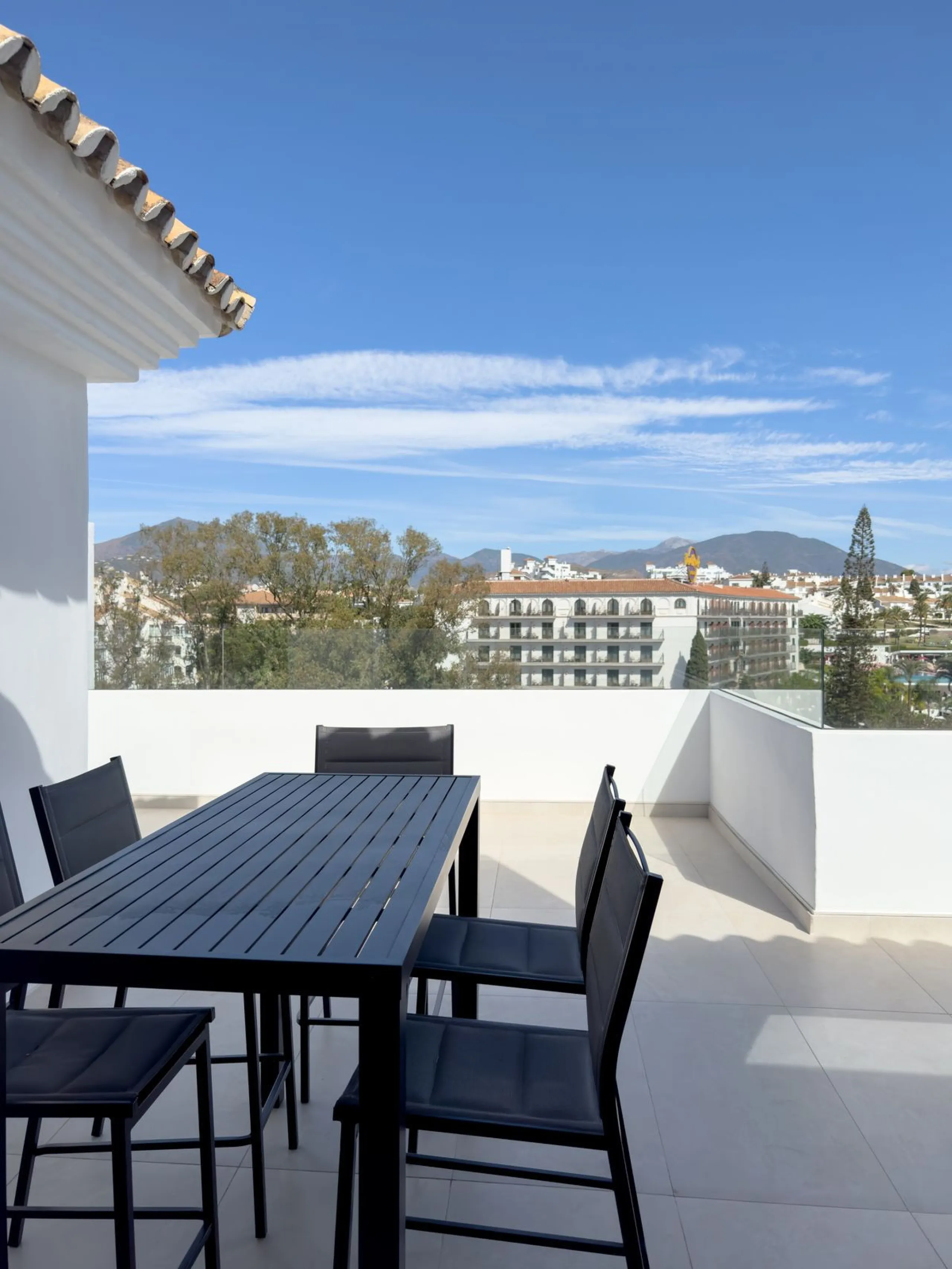 Apartment - Penthouse в продаже в Marbella, Málaga. В доме 2 спален и 2 ванных комнат. Площадь дома 120 м²