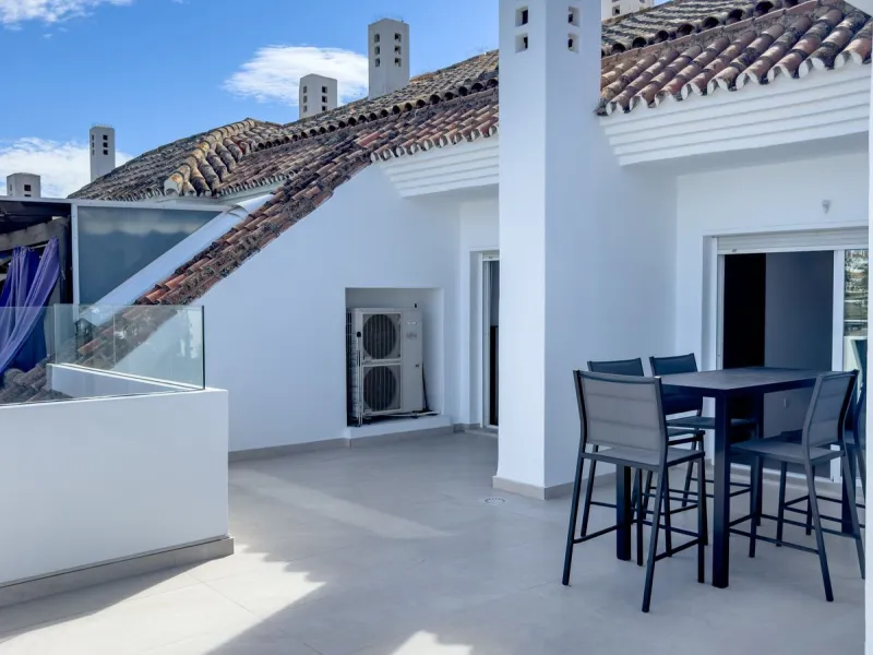 Apartment - Penthouse в продаже в Marbella, Málaga. В доме 2 спален и 2 ванных комнат. Площадь дома 120 м²