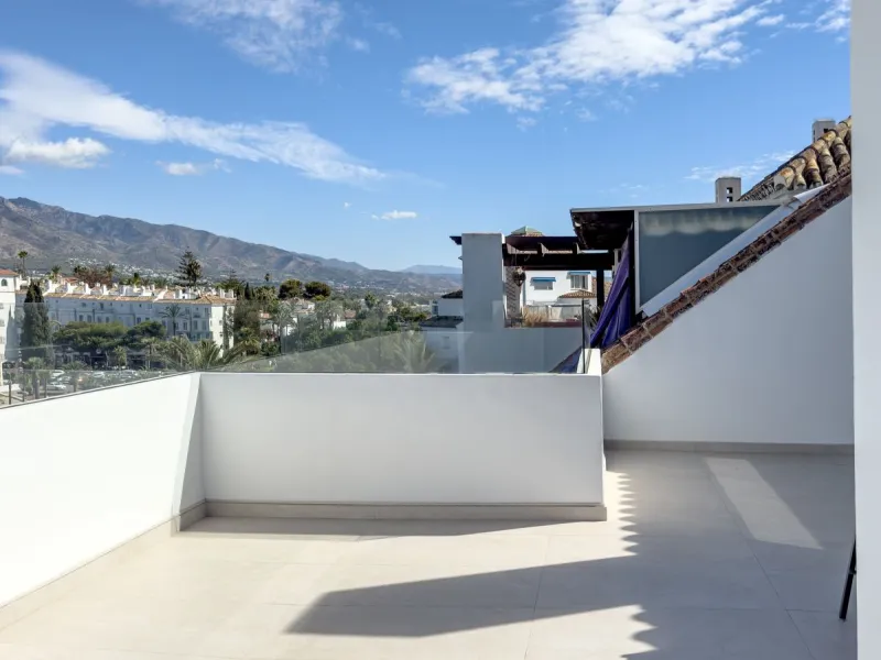 Apartment - Penthouse в продаже в Marbella, Málaga. В доме 2 спален и 2 ванных комнат. Площадь дома 120 м²