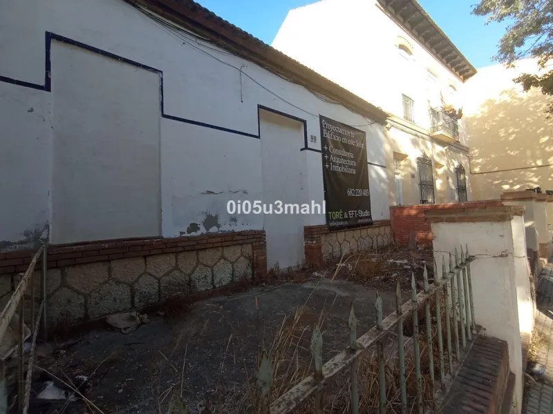 Plot - Land в продаже в Málaga, Málaga. В доме 3 спален и 1 ванных комнат. Площадь участка 199 м²